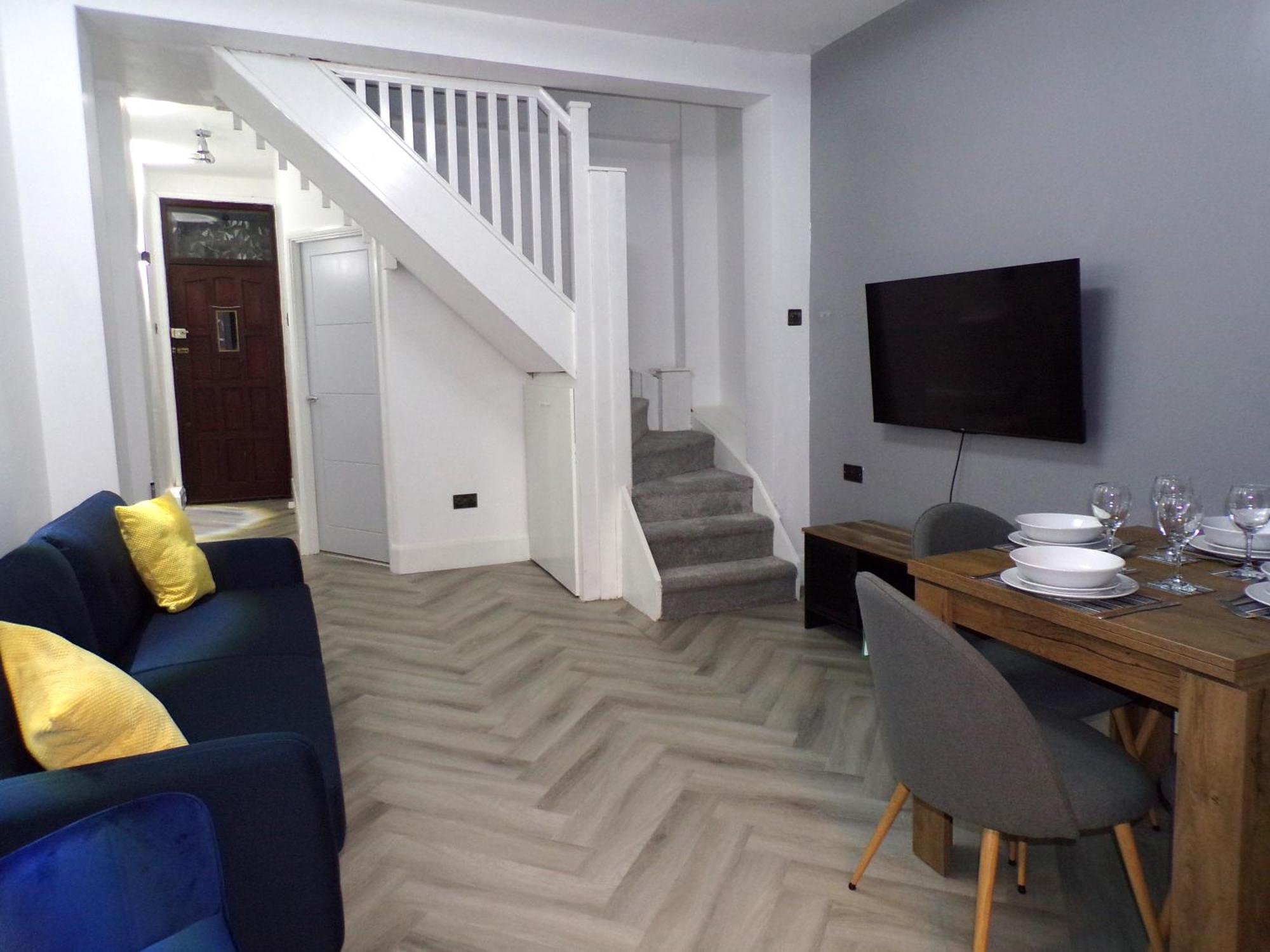 Hazelhurst House - 4 Bedrooms 2 Bathrooms Stoke-on-Trent エクステリア 写真