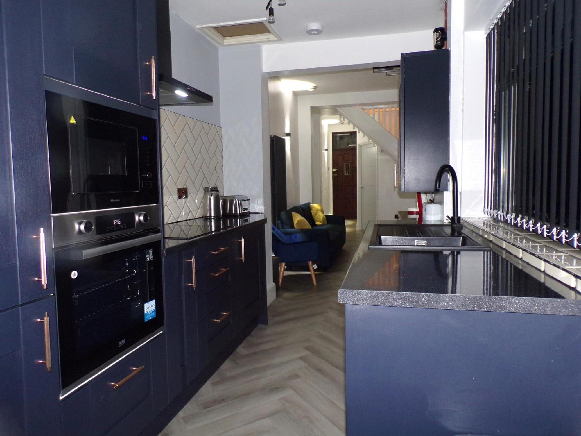 Hazelhurst House - 4 Bedrooms 2 Bathrooms Stoke-on-Trent エクステリア 写真